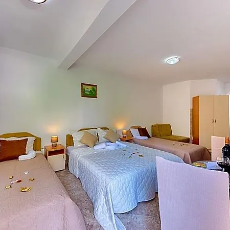Dana Hotel